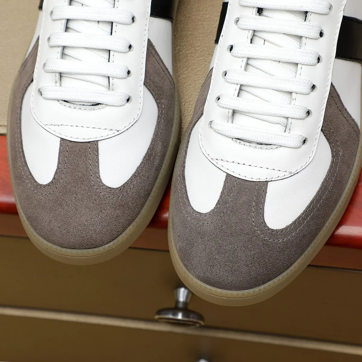 Men's clothing and shoes 💰540 💰🔥[Dior] High-end top-notch 🔝 purchasing agent 🔍🔍The latest 🇺🇸 counters are on sale simultaneously, original Italian calfskin (high-end, extravagance, and grade) with exquisite workmanship (cowhide Inner lining) Sole: Original sole provided by the original factory ⚠️Outsole. Comfortable, wear-resistant, non-slip, real-life photo🎬The real thing is more beautiful🔍Color: 4 colors available💕💕Number of yards: 39-44...
